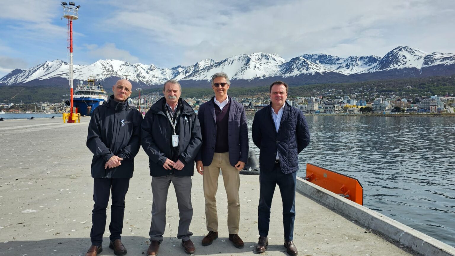 En el Puerto estuvieron los representantes de dueños de cruceros